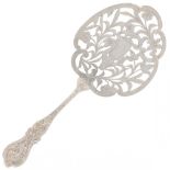 Pastry scoop silver.