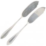 (2) piece set of butter knives "Dutch point fillet" silver.