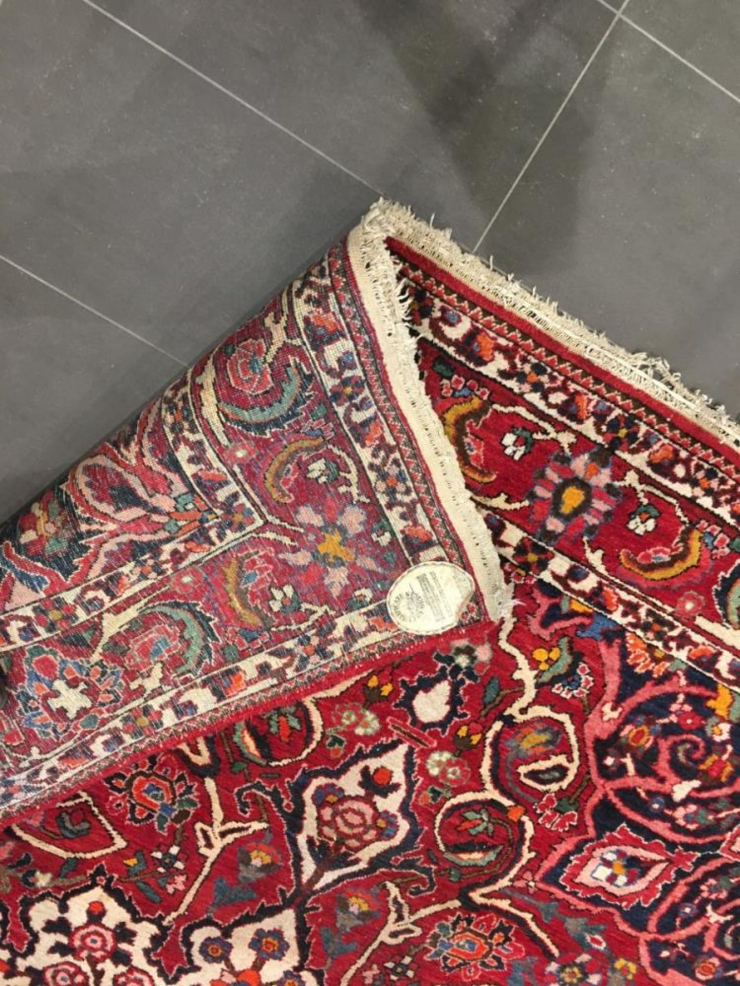 A Persian "Shiraz" rug, Iran, 20th century. - Bild 3 aus 4