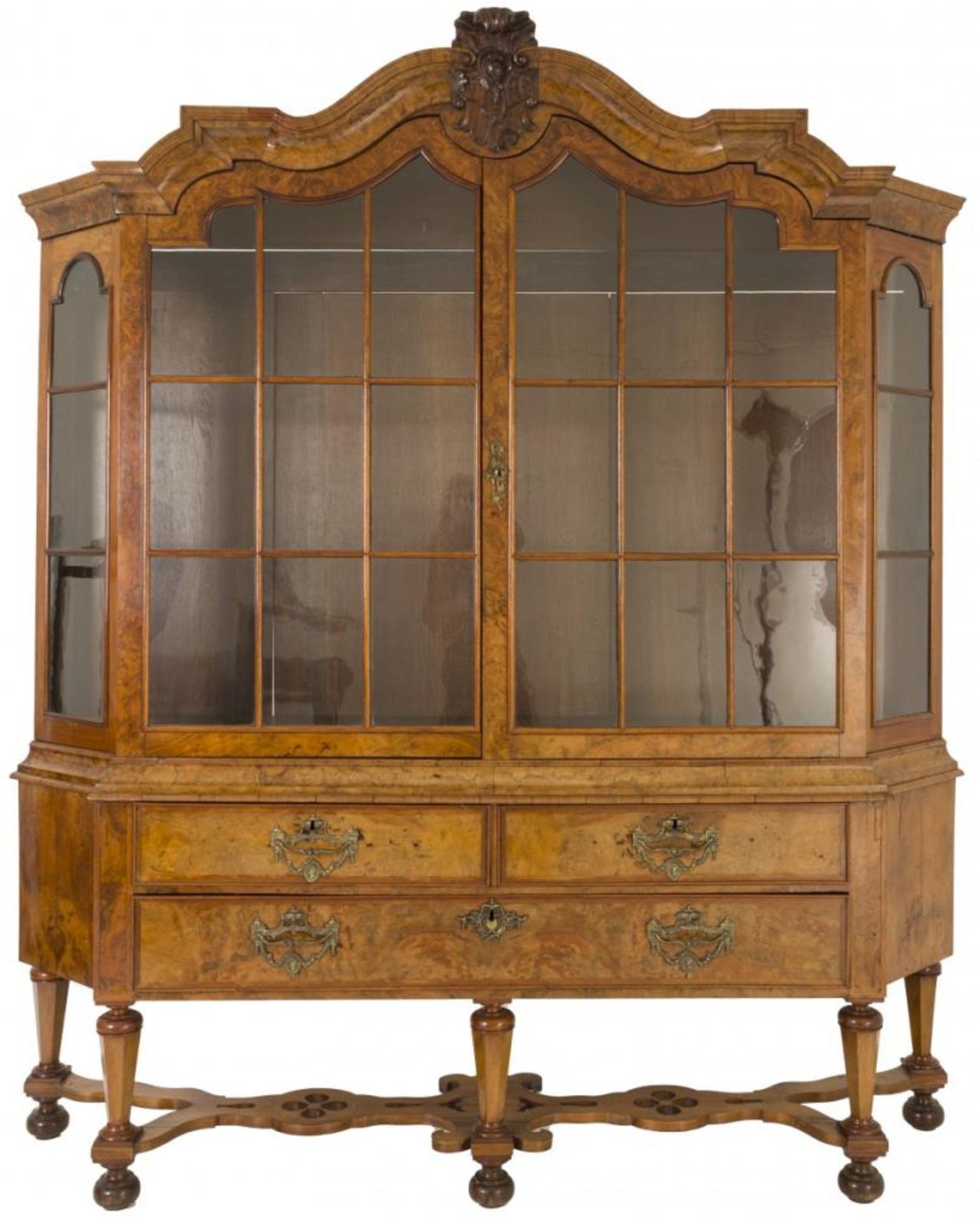 A Dutch display cabinet, ca. 1700.