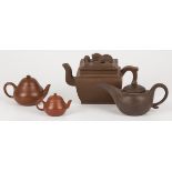 A lot of (4) Yixing teapots. China, 20th century.