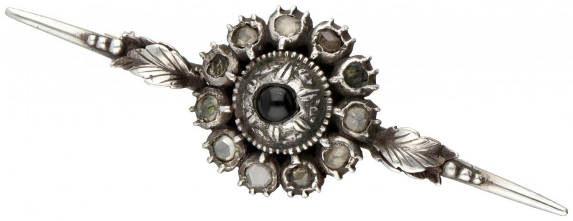 Silver antique flower-shaped brooch set with diamond/glass and onyx - 835/1000.