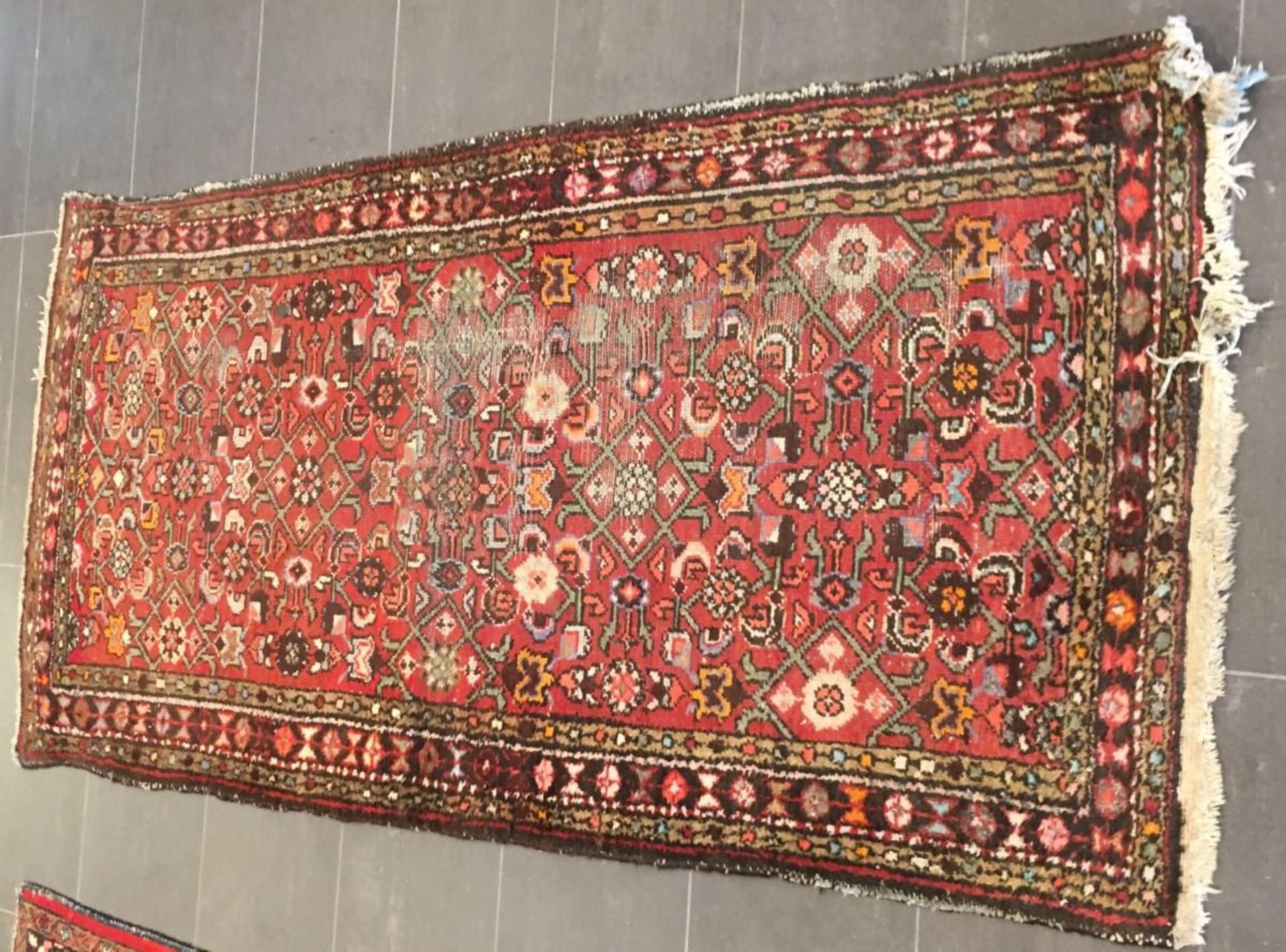A lot comprised of (3) carpets, Iran, 2nd half 20th century. - Image 2 of 4