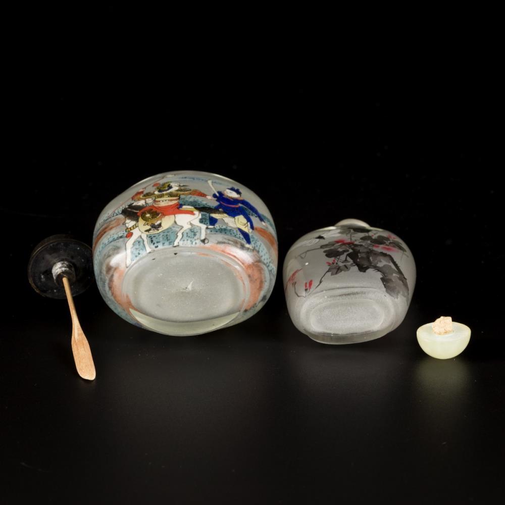 A lot comprised of (4) glass snuff bottles with various decorations, China, 1st half 20th century. - Image 10 of 15