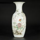 A porcelain collar vase with famille rose decoration, China, late 19th century.