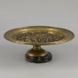 A bronze tazza with decor depicting a scene from 'Macbeth', England, ca. 1930.