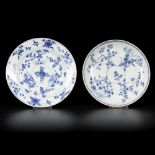 A lot comprised of (2) porcelain plates with floral decoration in circle, China, 18th century.