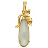 18K. Yellow gold pendant set with approx. 10.29 ct. jade.