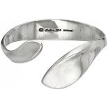 Hans Hansen for Georg Jensen silver bangle with stylized leaf-shaped ends - 925/1000.