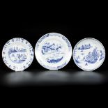 A lot comprising (3) porcelain plates with river/pagoda decor, China, 18th century.