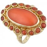 14K. Yellow gold ring set with red coral.