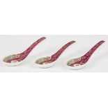 A set of (3) porcelain spoons with floral decoration. China, 20th century.