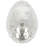 Pomander egg / vinaigrette (18th century) silver.