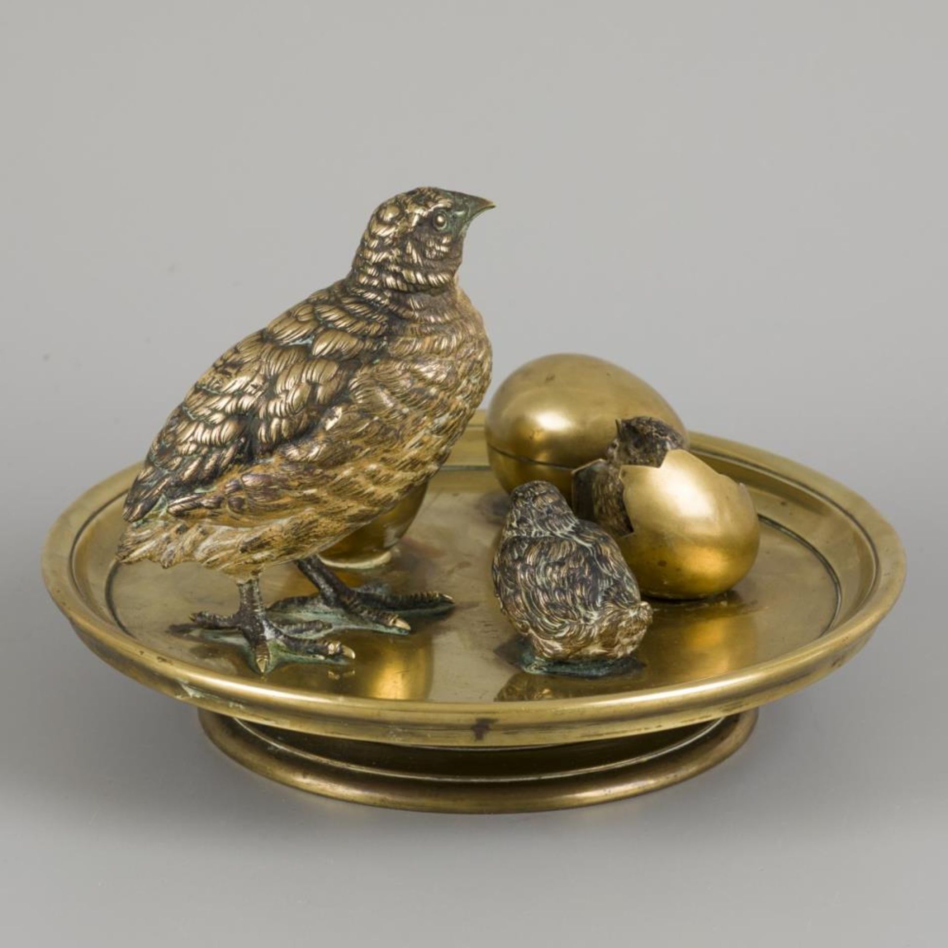 An inkwell shaped as a birds' nest with quails, Austria(?), ca. 1900. - Image 2 of 2