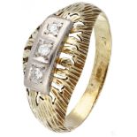 14K. Yellow gold vintage ring set with approx. 0.06 ct. diamond.