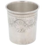 Drinking cup silver.