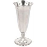 Flower vase silver.