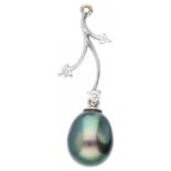 18K. White gold Mikura Pearls pendant set with approx. 0.05 ct. diamond and Tahiti pearl.