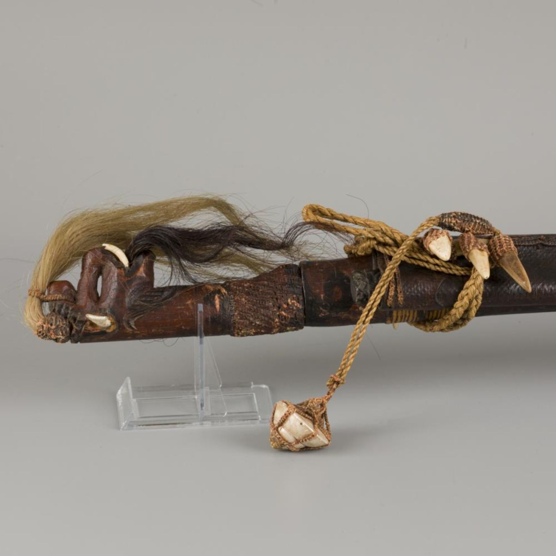 A Dayak Mandau - headhunterssword, Kalimantan, Indonesia, 1st half 20th century. - Image 4 of 4