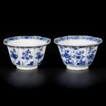 A set of (2) porcelain klapmuts bowls with floral decoration, angled model, China, Kangxi, 18th cent