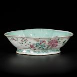 A porcelain bowl with famille rose decor, China, 19th century.