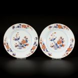 A set of (2) porcelain plates with Imari decoration, China, 18th century.