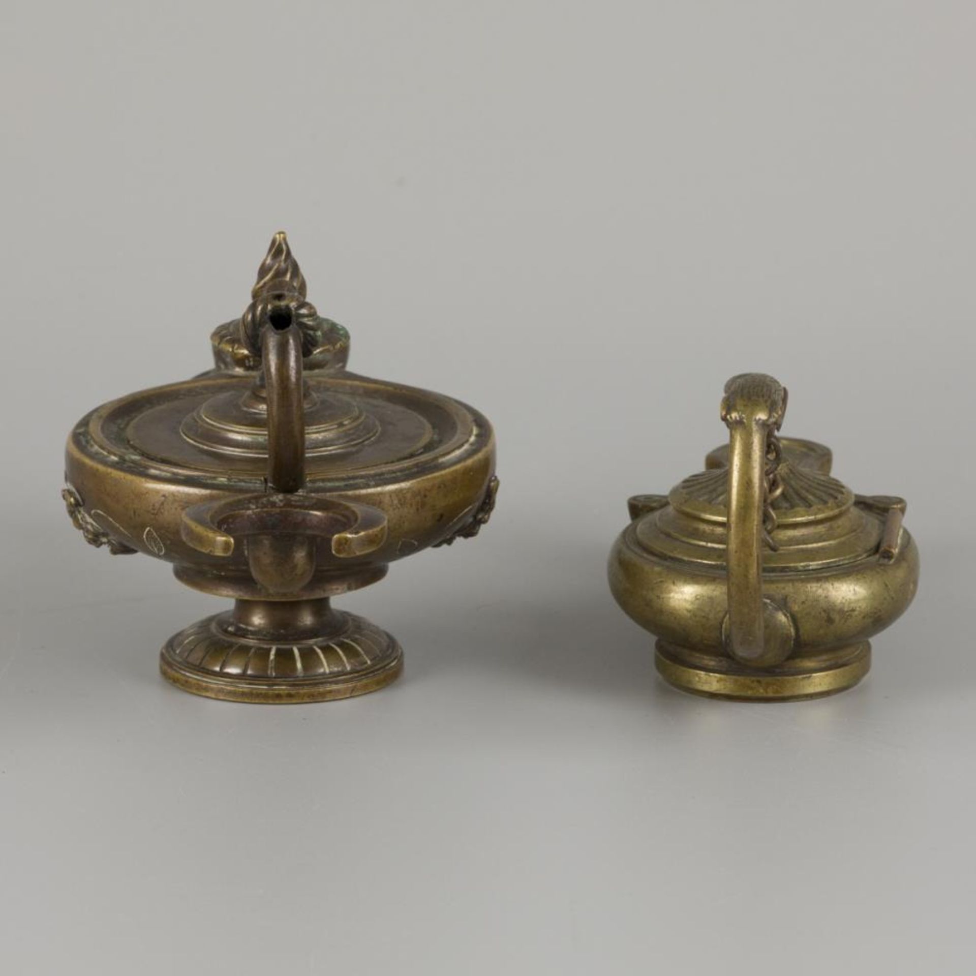 A lot comprising (2) Grand Tour Souvenirs/ oil lamps, 19th century. - Image 2 of 2