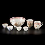 A lot comprising various porcelain with famille rose decor, China, 18th century.