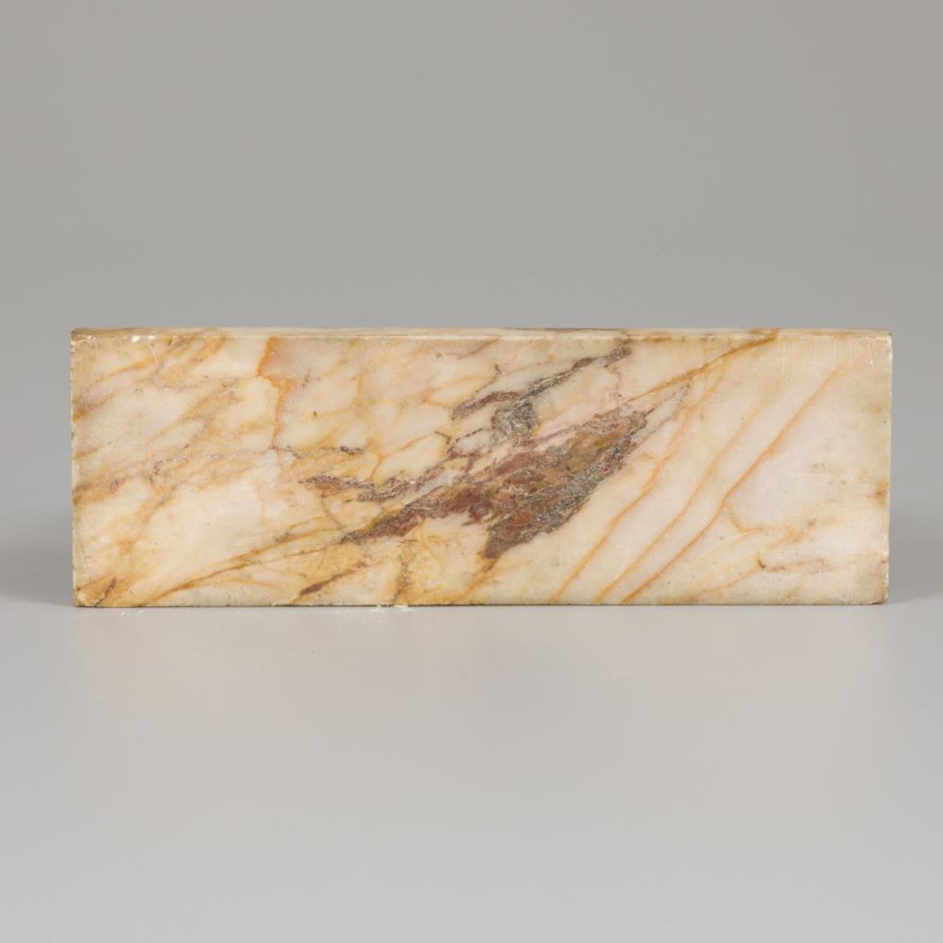 A marble "Porte Montre", 2e helft 19e eeuw. - Image 3 of 3