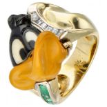 18K. Yellow gold Staurino Daffy Duck ring set with approx. 0.18 ct. diamond and emerald.