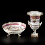 A lot comprising porcelain items a.w. a wetfruit bowl and a vase with floral decorations, Samson Par