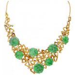 14K. Yellow gold necklace set with approx. 21.2 ct. jade and approx. 0.48 ct. diamond.