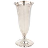 Flower vase silver.