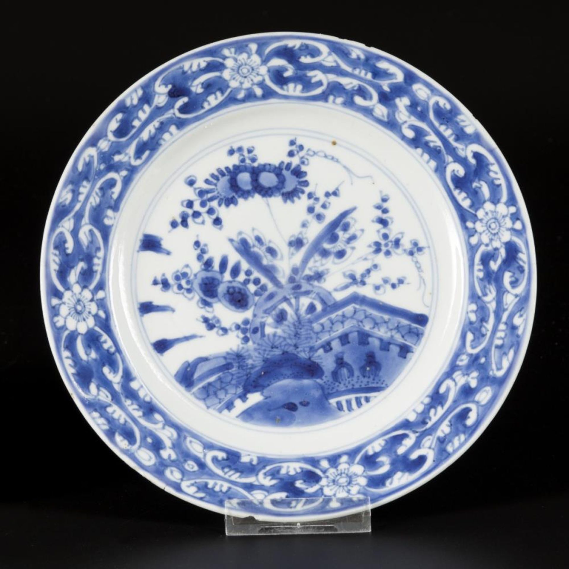 A set of (2) porcelain plates with floral decor, China, Kangxi. - Bild 3 aus 4
