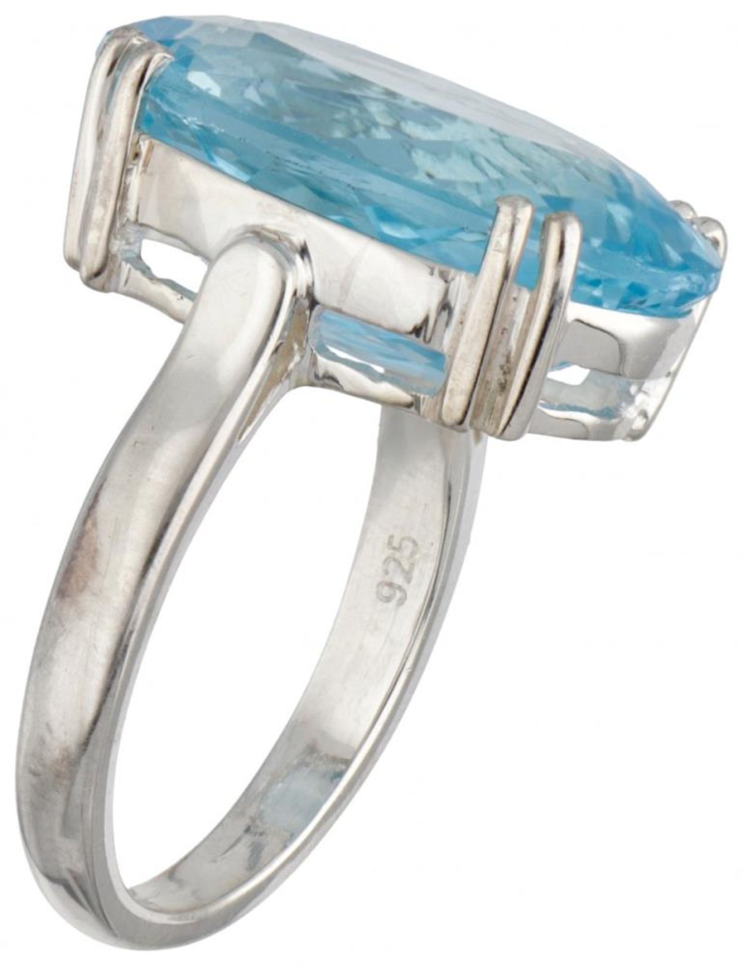 Sterling silver solitaire ring set with blue topaz. - Bild 2 aus 2