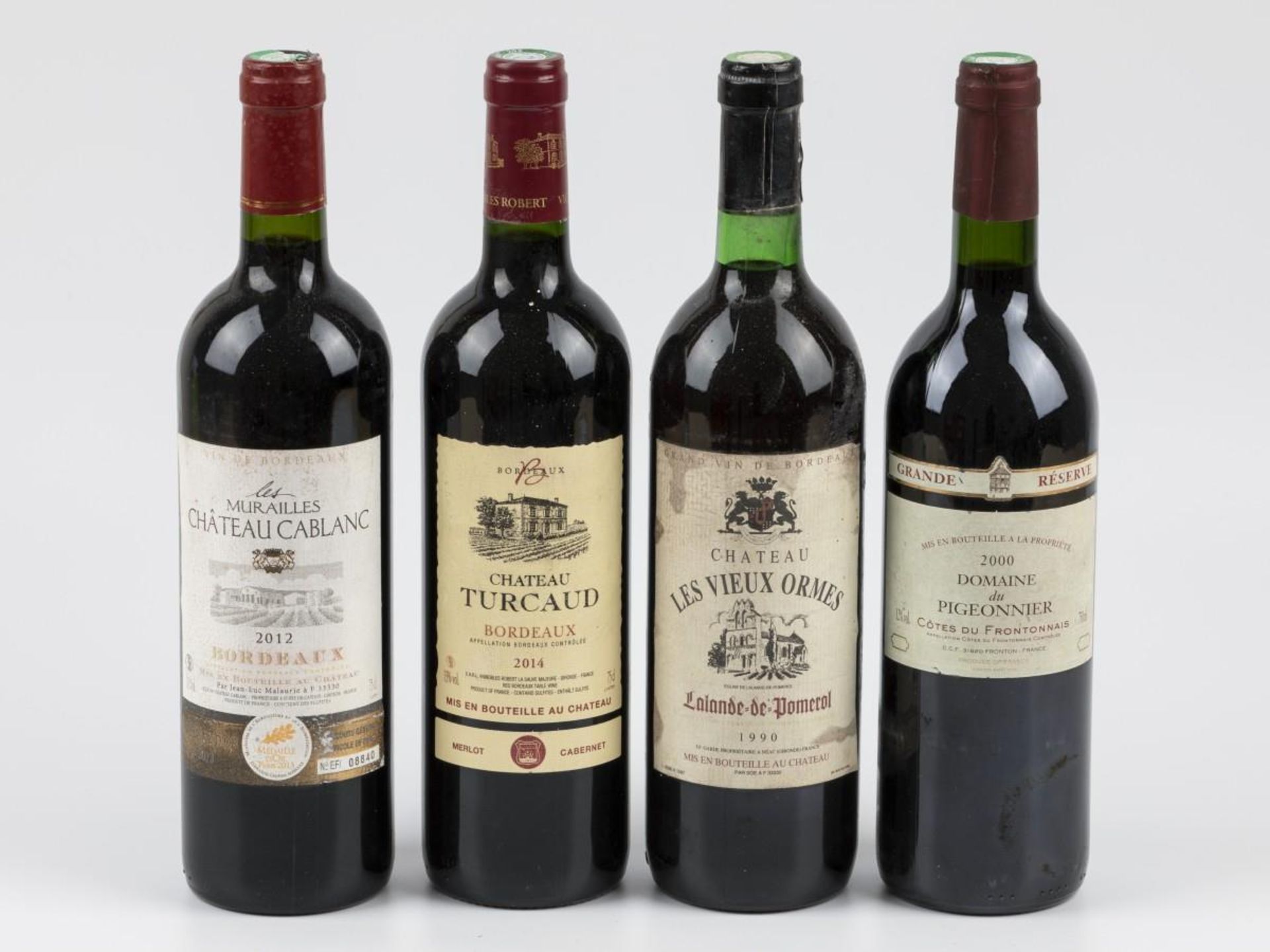 (1) Château Les Vieux Ormes Lalande-de-Pomerol 1990. (1) Chateau Cablanc - Bordeaux - 2012. (1) Chat