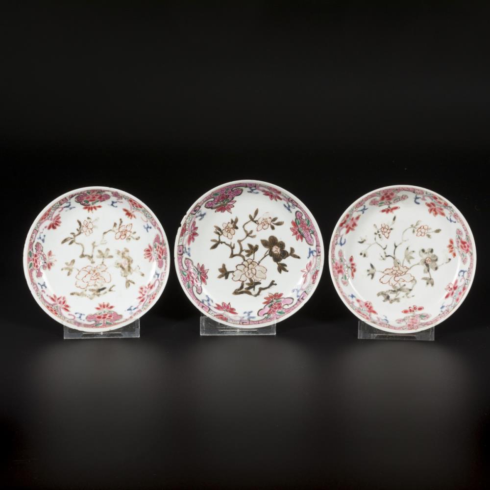 A set of (4+3) porcelain famille rose cups and saucers. China, 18th century. - Image 4 of 5