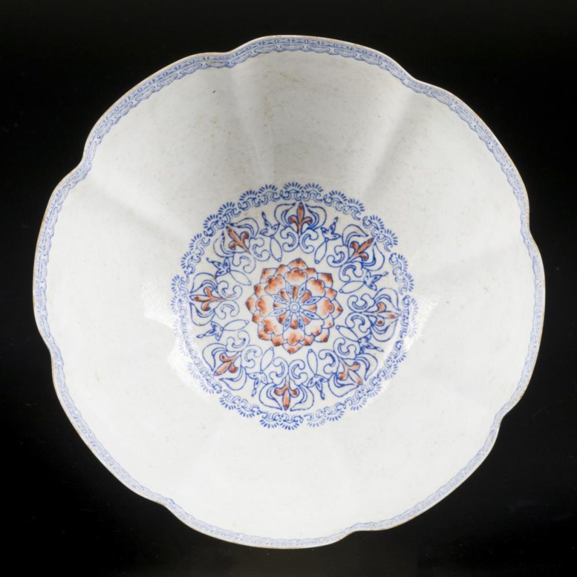 A porcelain eggshell lobed bowl with crane decoration 19th/20th century - Bild 2 aus 4