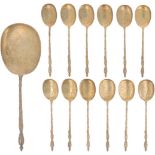 (12) piece set of ice cream scoops & ice cream scoop silver.