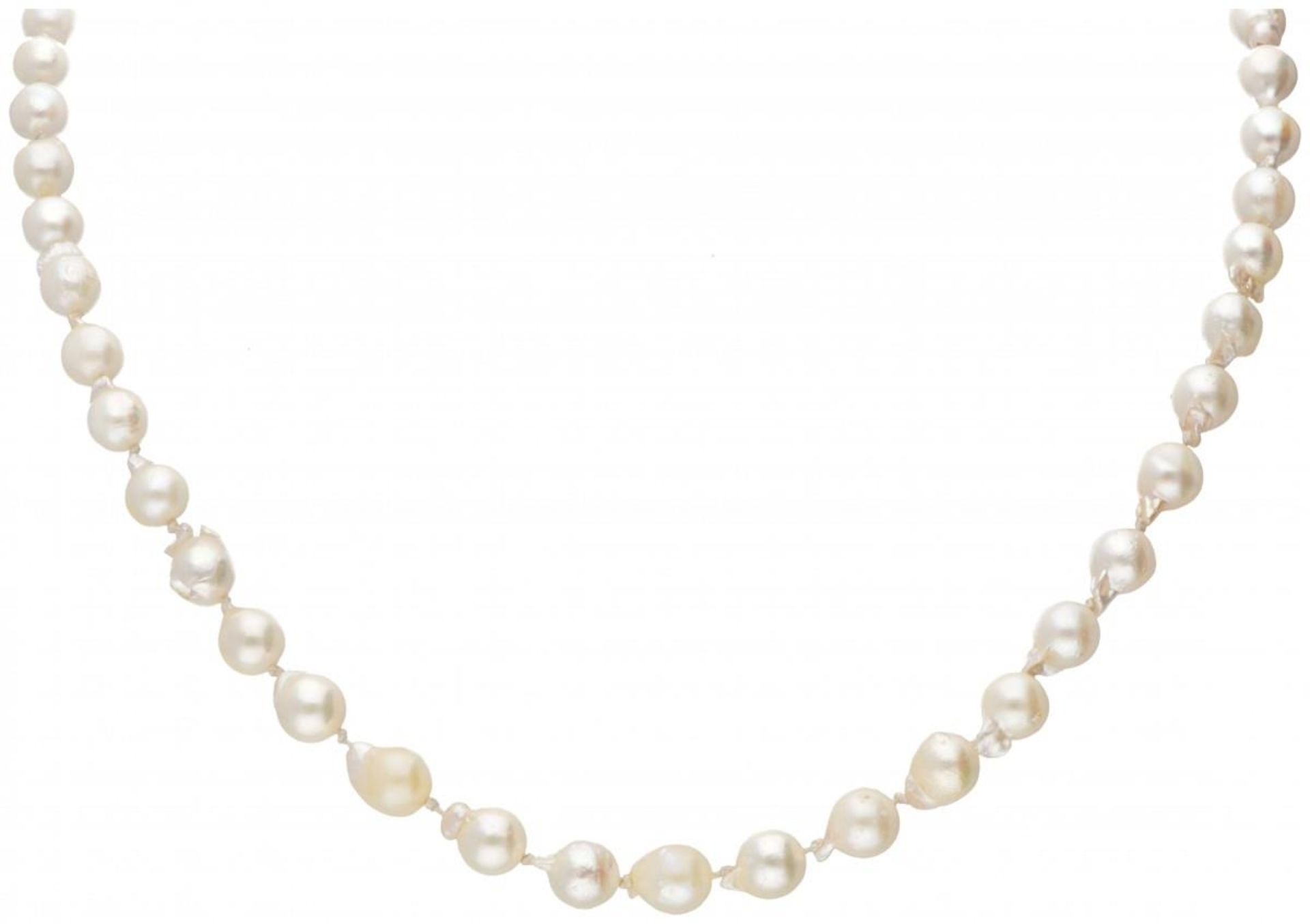Freshwater pearl necklace with a 14K. yellow gold closure. - Image 2 of 2
