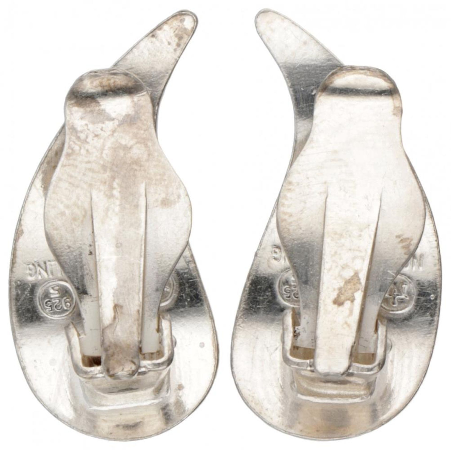 Sterling silver leaf-shaped ear clips by Norwegian designer David Andersen. - Bild 2 aus 3