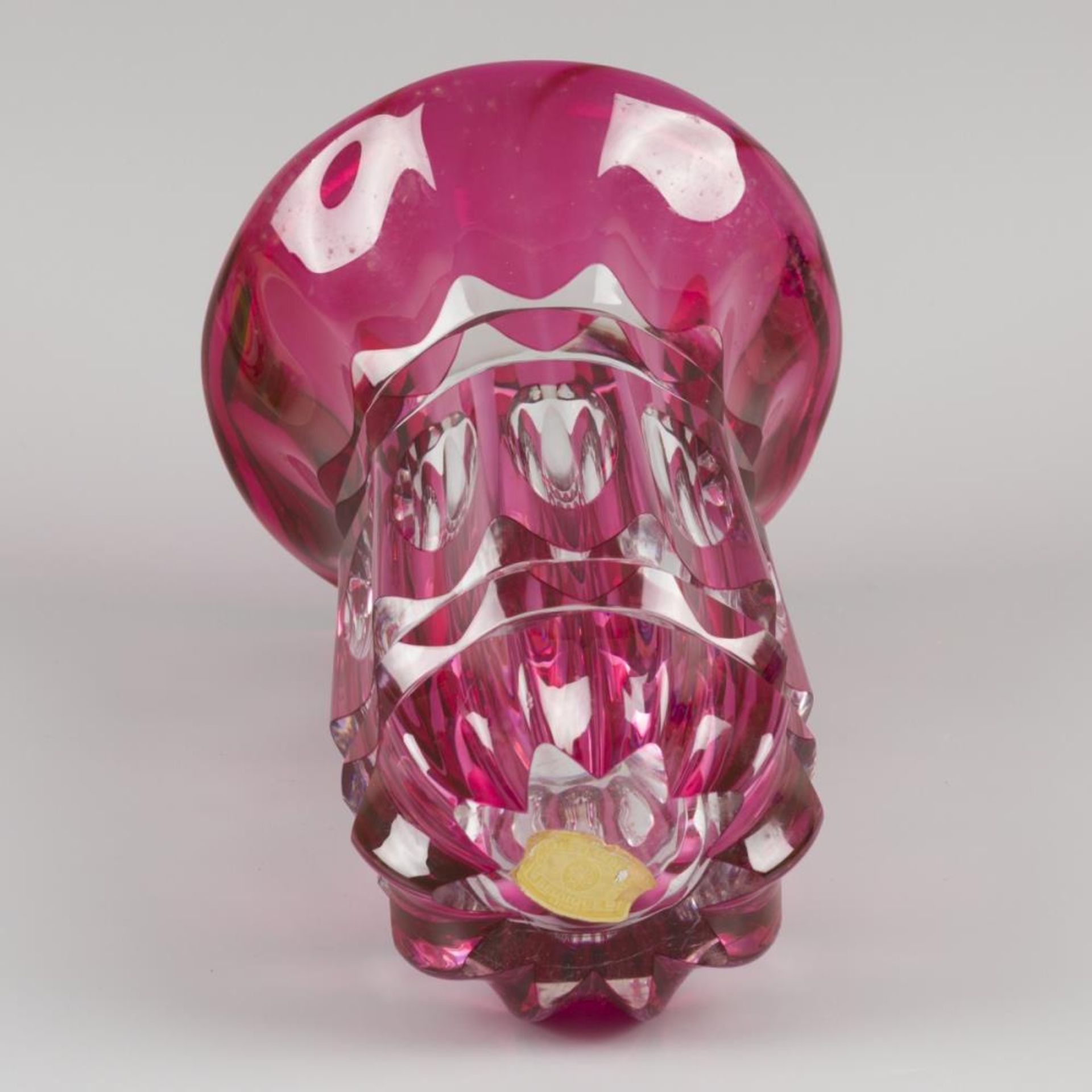 A cut crystal Val-Saint-Lambert vase with red details, France, 20th century. - Image 2 of 2