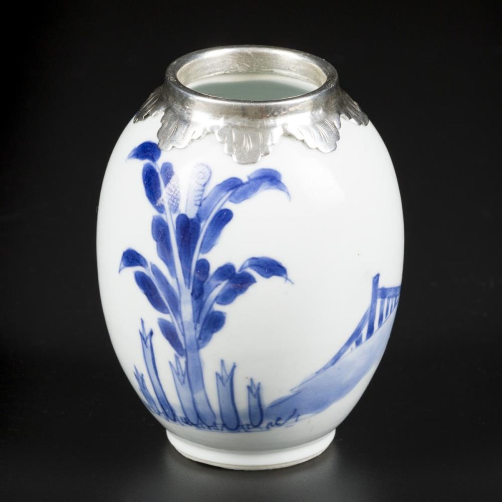 A porcelain caddy decorated with a scene of 2 figures playing at a table, with silver mount. China, - Image 3 of 6