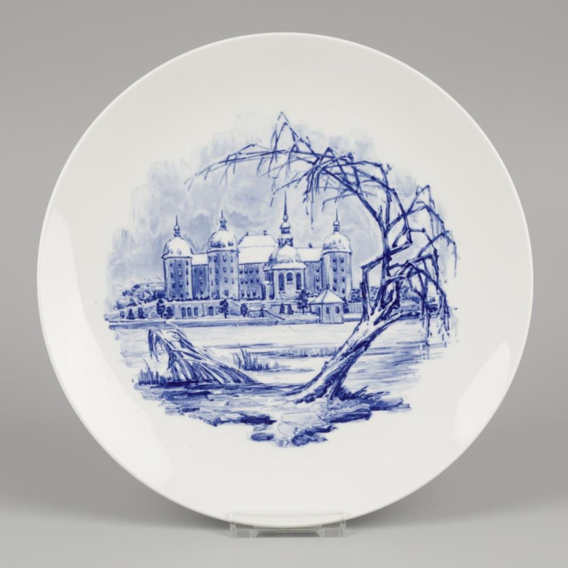 "Meissen" a wall plate, Germany, 20th century.