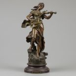 Een ZAMAC sculpture of a musical beauty."Poesie Légère"