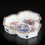 A porcelain Pettipan with Imari decoration. China, 18th century.
