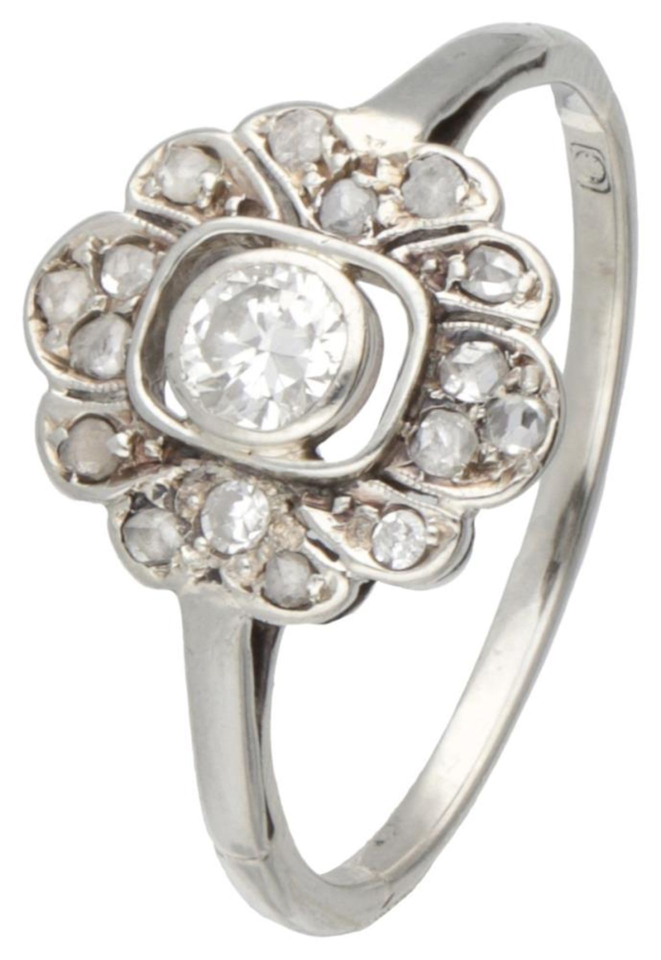 14K. White gold antique ring set with approx. 0.22 ct. diamond.