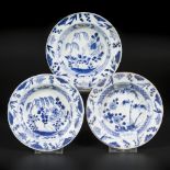 A lot of (3) porcelain cream dishes. China, qianlong 18th century.