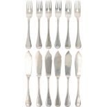 (12) piece set fish cutlery silver.