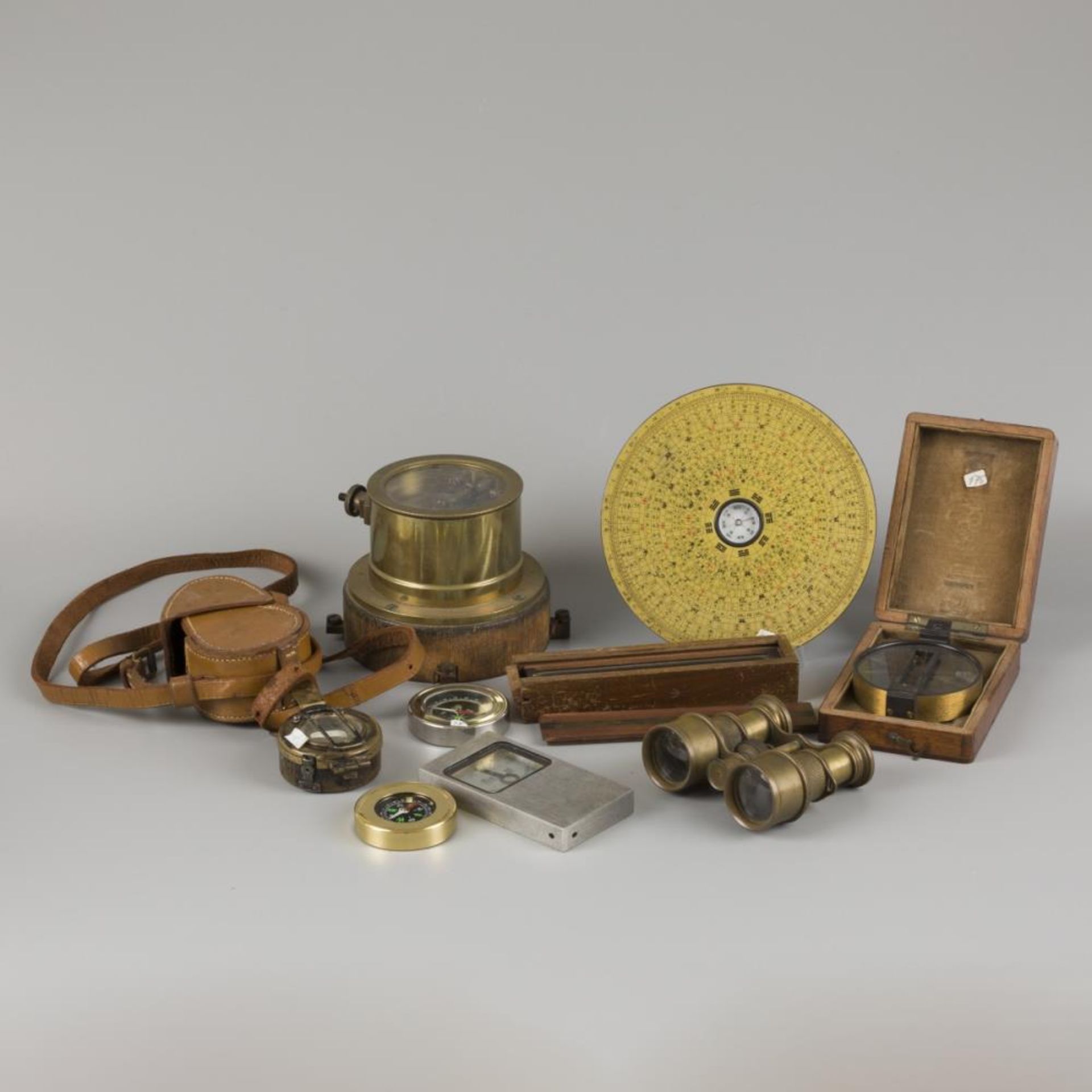 A lot comprising various items, a.w. a theatre binocular, 20th century.